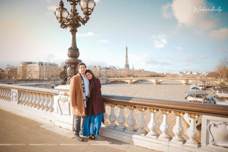 USA couple at paris outdoor photoshoot