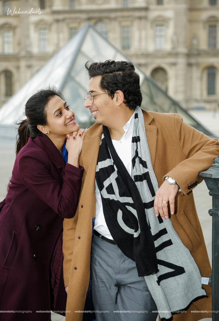 USA couple at paris outdoor photoshoot