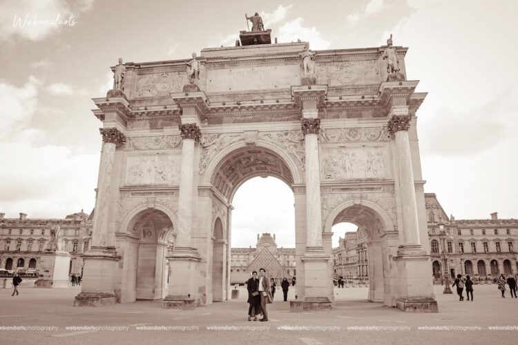 USA couple at paris outdoor photoshoot