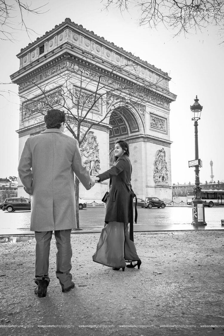 USA couple at paris outdoor photoshoot